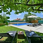Gorgeous In Galižana
