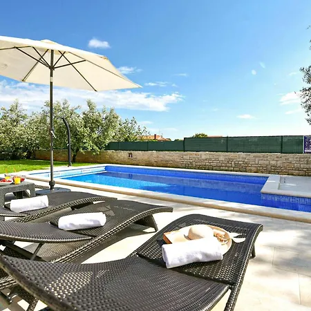 Awesome In بيت للعطل Galižana