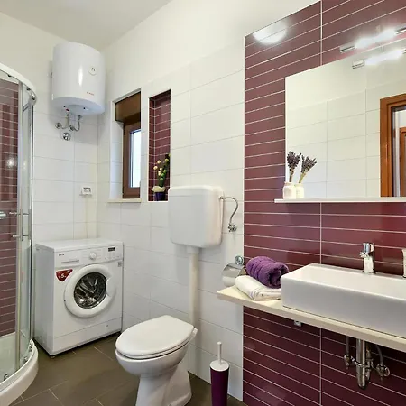 بيت للعطل Awesome In *