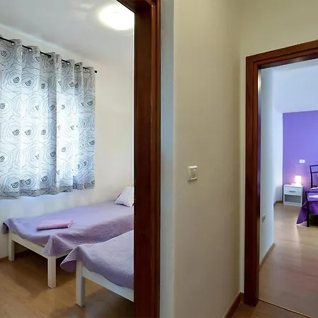 بيت للعطل Awesome In Galižana