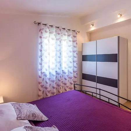 Holiday home Awesome In