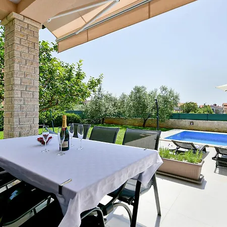 Holiday home Awesome In
