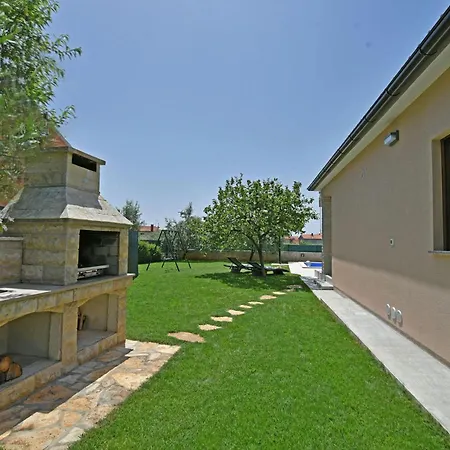 Holiday home Awesome In