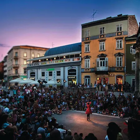 Casa de Férias Awesome In Galižana